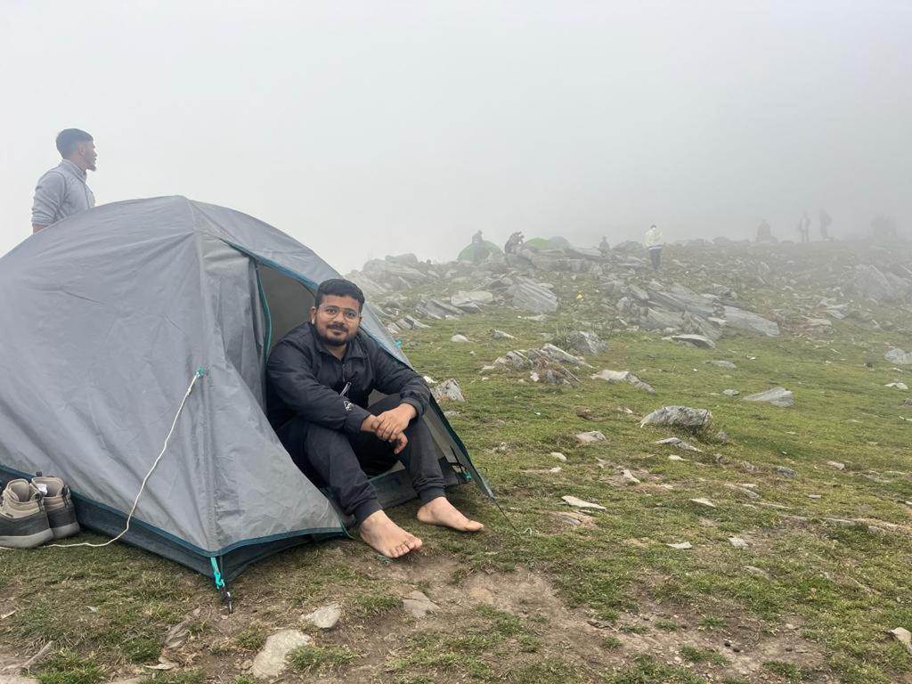 Triund Trek Hotell Dharamshala Exteriör bild