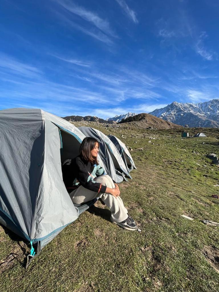 Triund Trek Hotell Dharamshala Exteriör bild